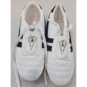 KWON Martial Arts Classic Style Sneakers White Black Stripes Soft Leather Mens 9